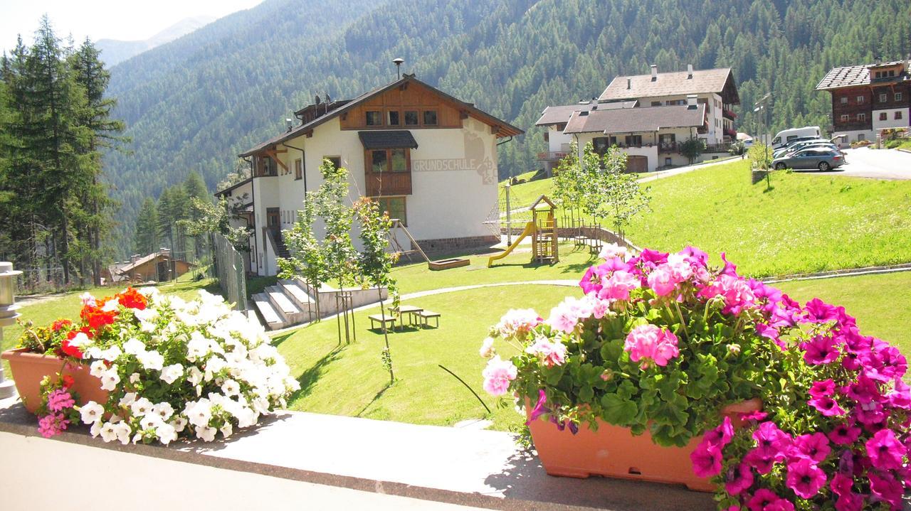 Hotel Arnstein Santa Gertrude Exteriör bild