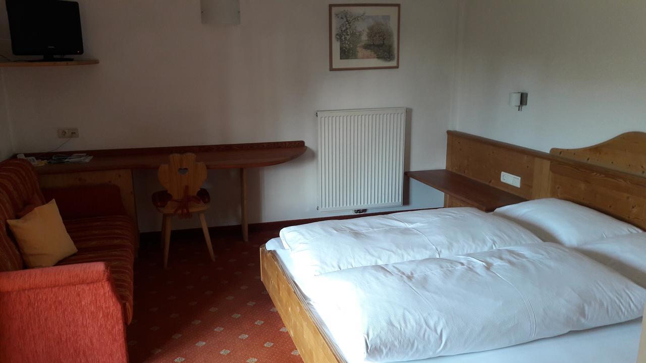 Hotel Arnstein Santa Gertrude Exteriör bild
